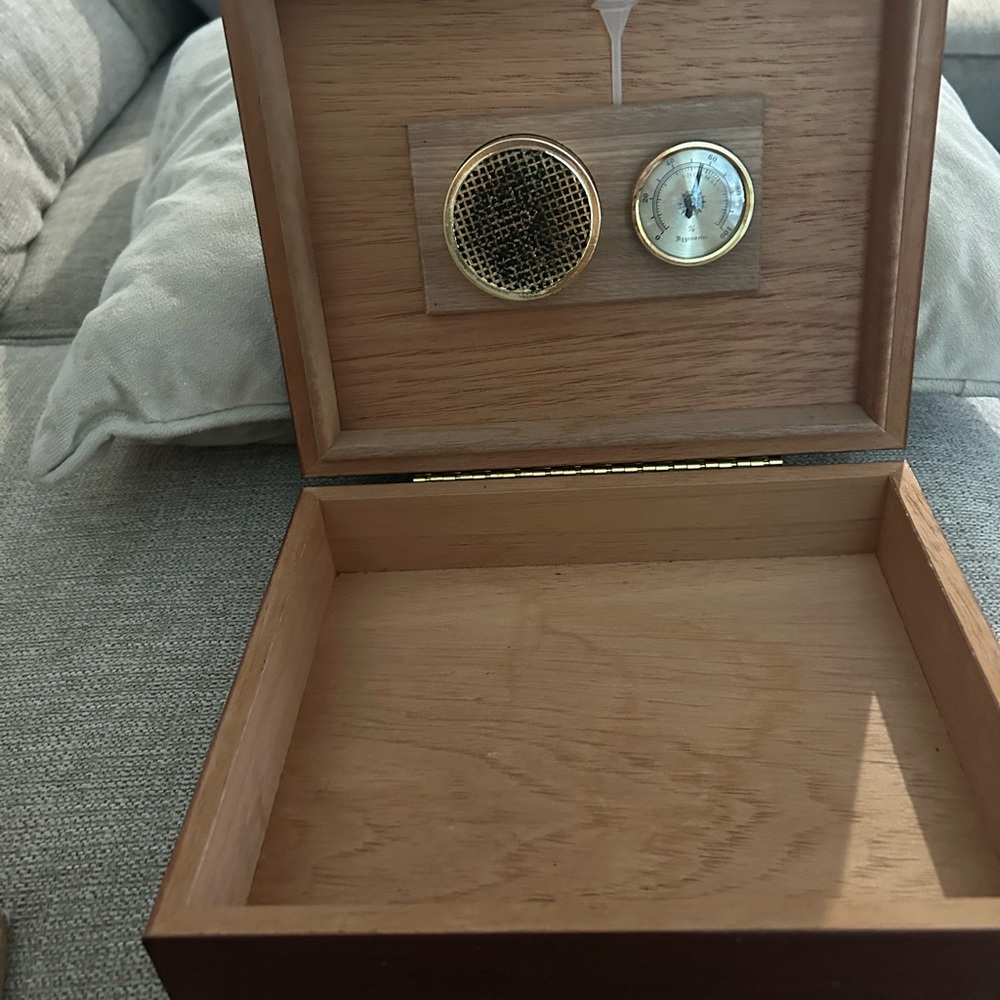 Cherry wood cigar humidor